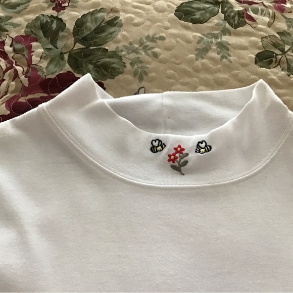 Christopher & Banks Mock Neck, Sleeveless Top XL. Color. White - Picture 2 of 5